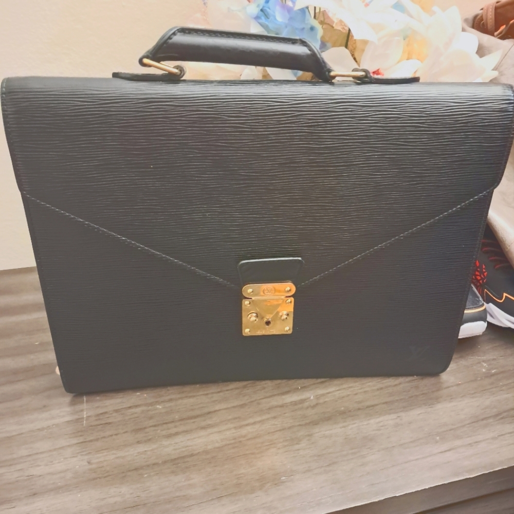  Louis Vuitton Epi Porte-Documents Voyage PM Briefcase.